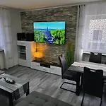 아파트 Exklusives Und Helles Erdgeschoss-apartment No 4 Im Zentrum Von Kassel, Schnelles 1gbit Internet, Geschirrspueler, Boxspringbetten 카셀