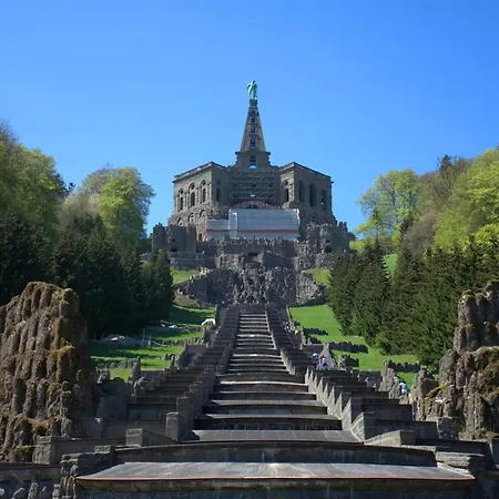 Apartment Exklusives Und Helles Erdgeschoss-apartment No 4 Im Zentrum Von Kassel, Schnelles 1gbit Internet, Geschirrspüler, Boxspringbetten *