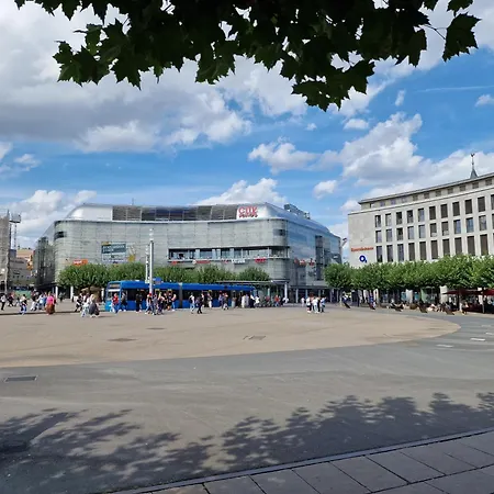 Apartament Exklusives Und Helles Erdgeschoss-apartment No 4 Im Zentrum Von Kassel, Schnelles 1gbit Internet, Geschirrspueler, Boxspringbetten