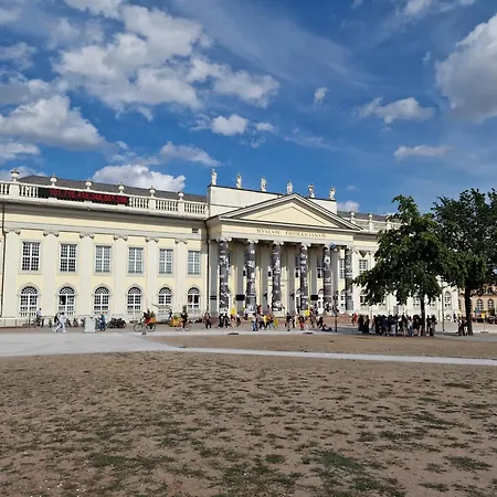 Apartament Exklusives Und Helles Erdgeschoss-apartment No 4 Im Zentrum Von Kassel, Schnelles 1gbit Internet, Geschirrspueler, Boxspringbetten *