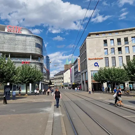 Apartment Exklusives Und Helles Erdgeschoss-apartment No 4 Im Zentrum Von Kassel, Schnelles 1gbit Internet, Geschirrspüler, Boxspringbetten Kassel