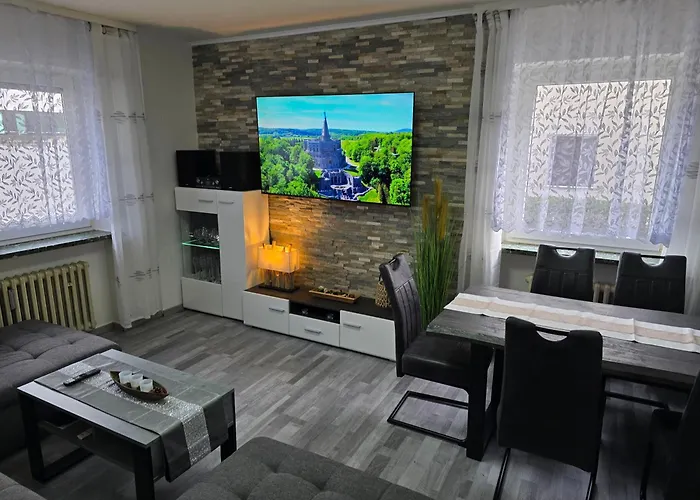 Apartament Exklusives Und Helles Erdgeschoss-apartment No 4 Im Zentrum Von Kassel, Schnelles 1gbit Internet, Geschirrspueler, Boxspringbetten Kassel