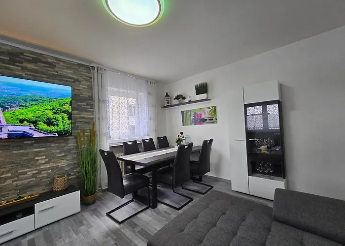 Apartament Exklusives Und Helles Erdgeschoss-apartment No 4 Im Zentrum Von Kassel, Schnelles 1gbit Internet, Geschirrspueler, Boxspringbetten *