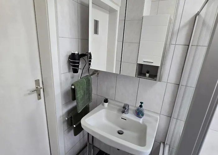 Exklusives Und Helles Erdgeschoss-apartment No 4 Im Zentrum Von Kassel, Schnelles 1gbit Internet, Geschirrspueler, Boxspringbetten Apartament