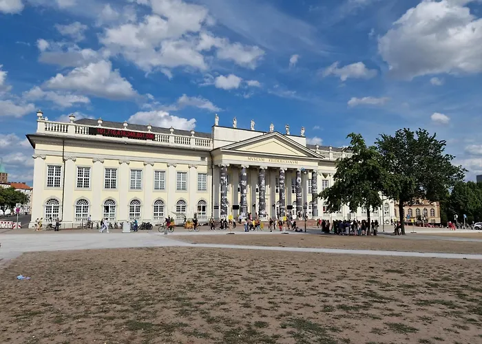 Apartament Exklusives Und Helles Erdgeschoss-apartment No 4 Im Zentrum Von Kassel, Schnelles 1gbit Internet, Geschirrspueler, Boxspringbetten *